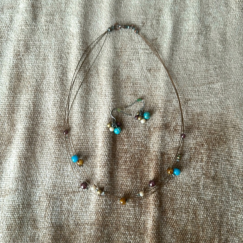 Fun GUC Necklace & Earring Set
